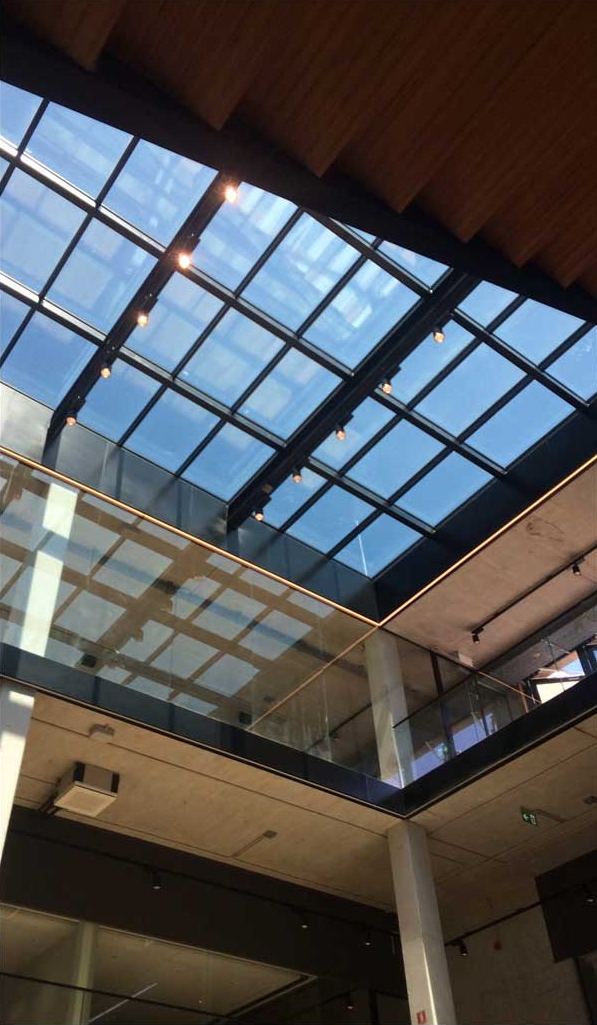 Katovi u Infobipu i dizajn rasvjete