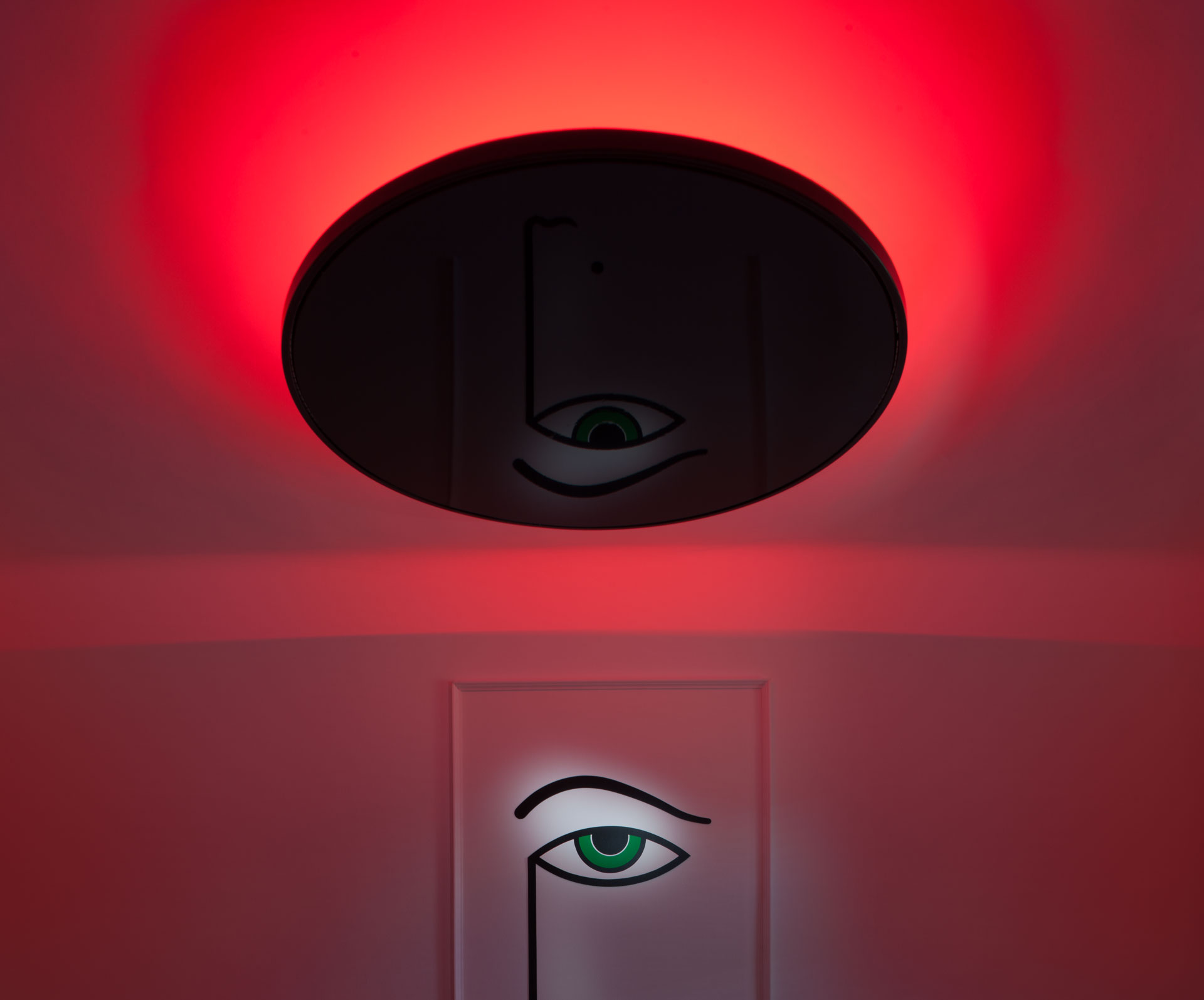 Eye of the Art with the Barisol Black Mirror